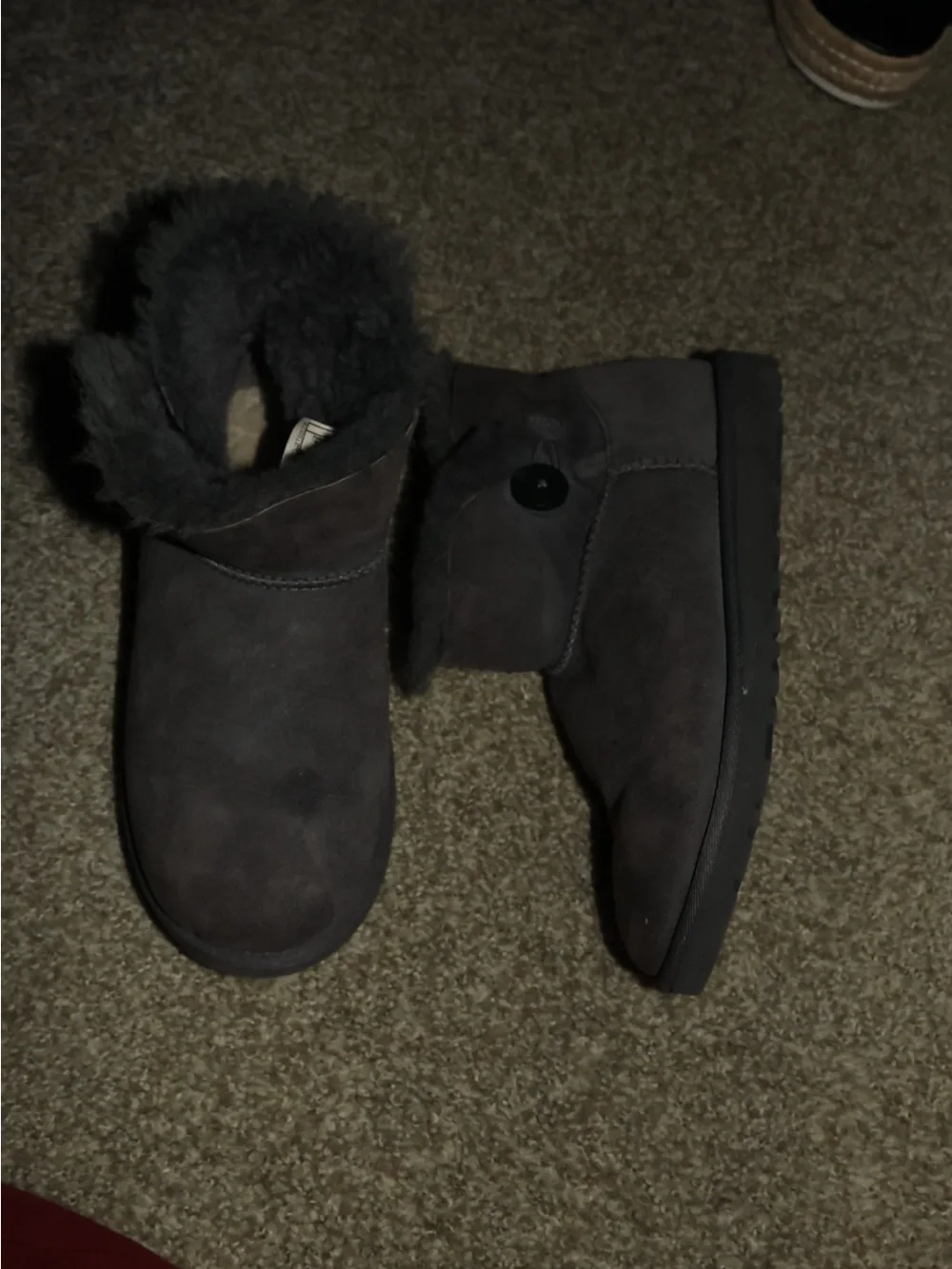UGG Mini Bailey Button II - Women Size 7